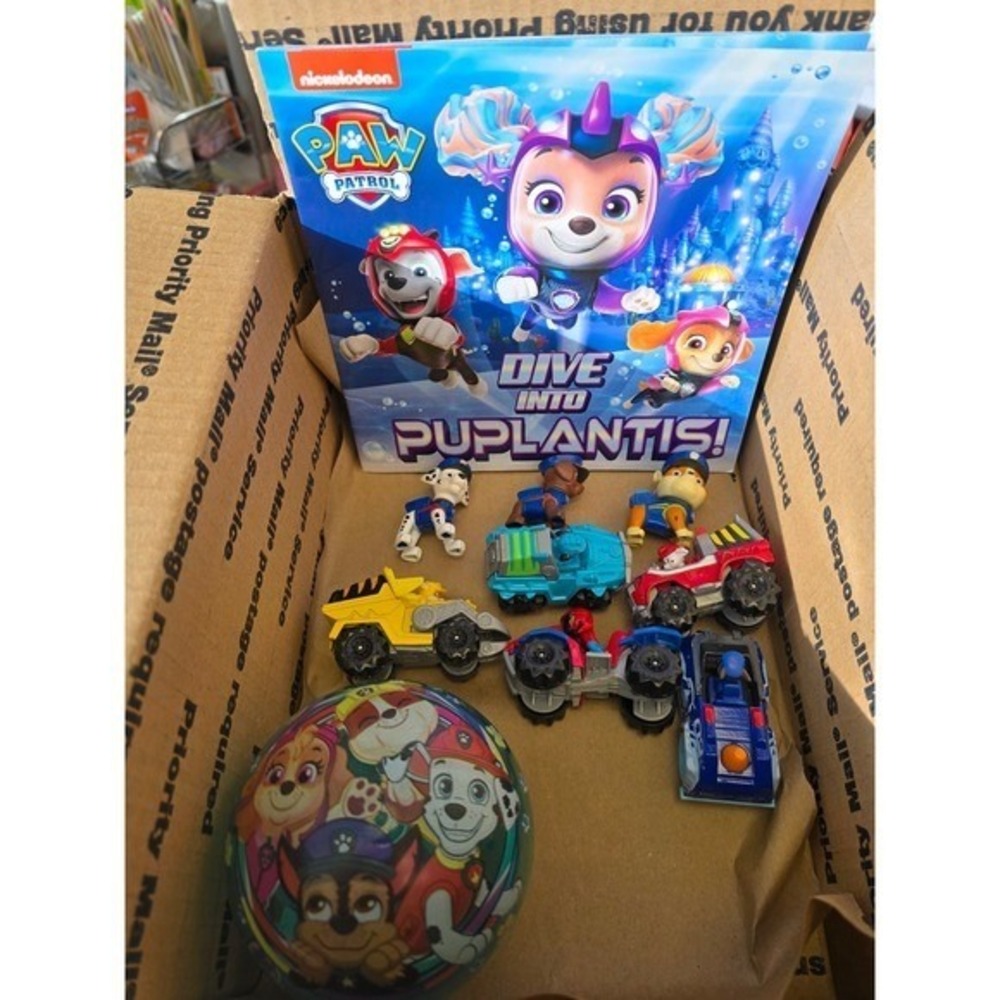 Paw Patrol Mighty Pups  5 Puzzle Set Complete with Mini Figures and‎ Vehicles